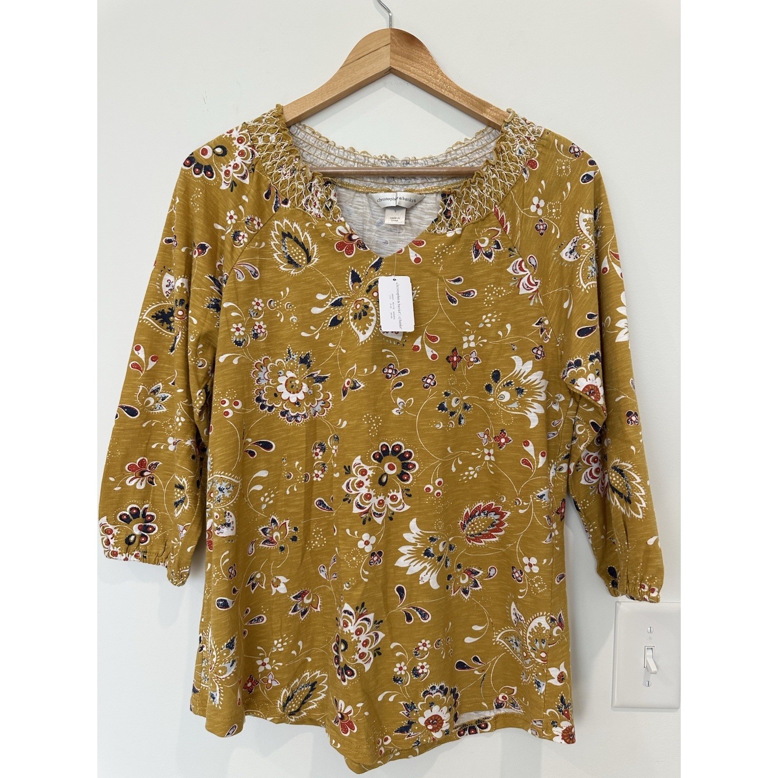 Christopher And Banks Womens Small V-Neck Mustard Floral 3/4 Sleeve Cotton Top